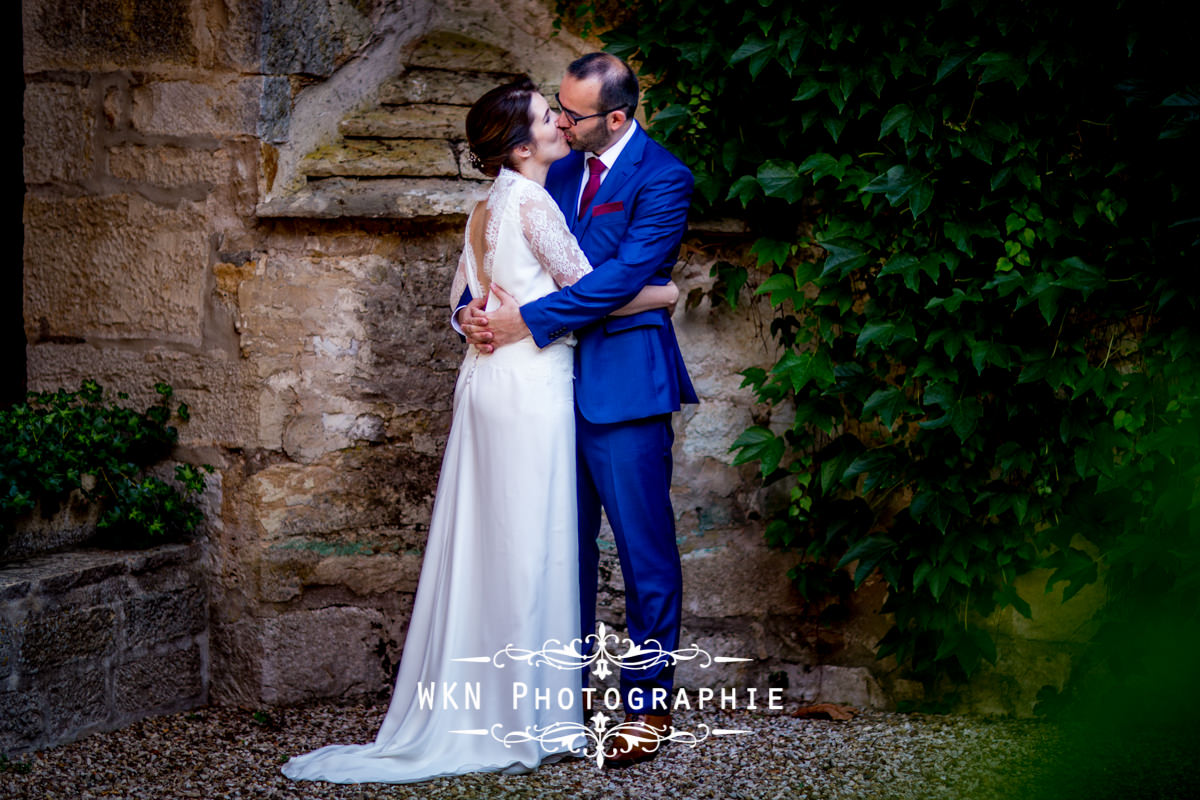 Photographe de mariage bourgogne - photos de couple au Clos de Vougeot