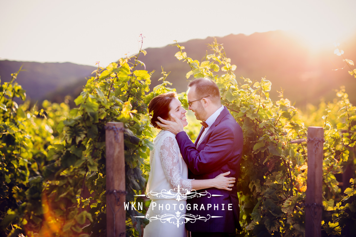 Photographe de mariage bourgogne - photos de couple au Clos de Vougeot