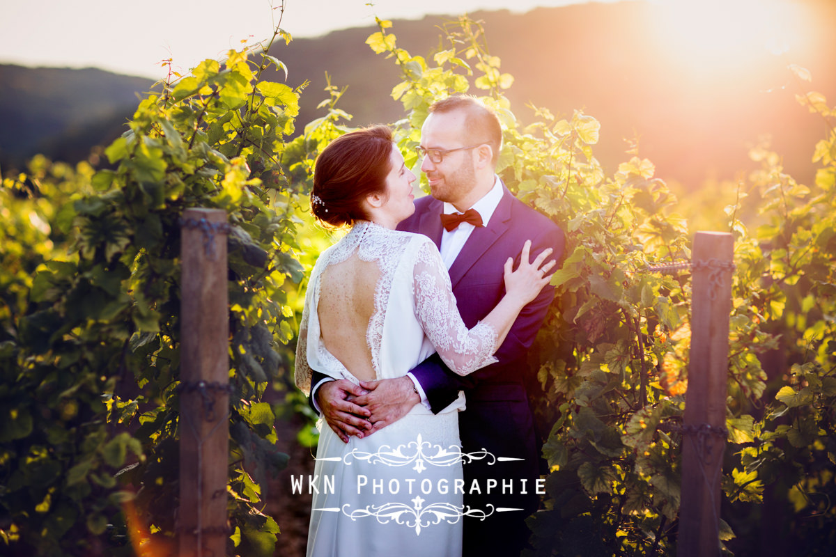 Photographe de mariage bourgogne - photos de couple au Clos de Vougeot