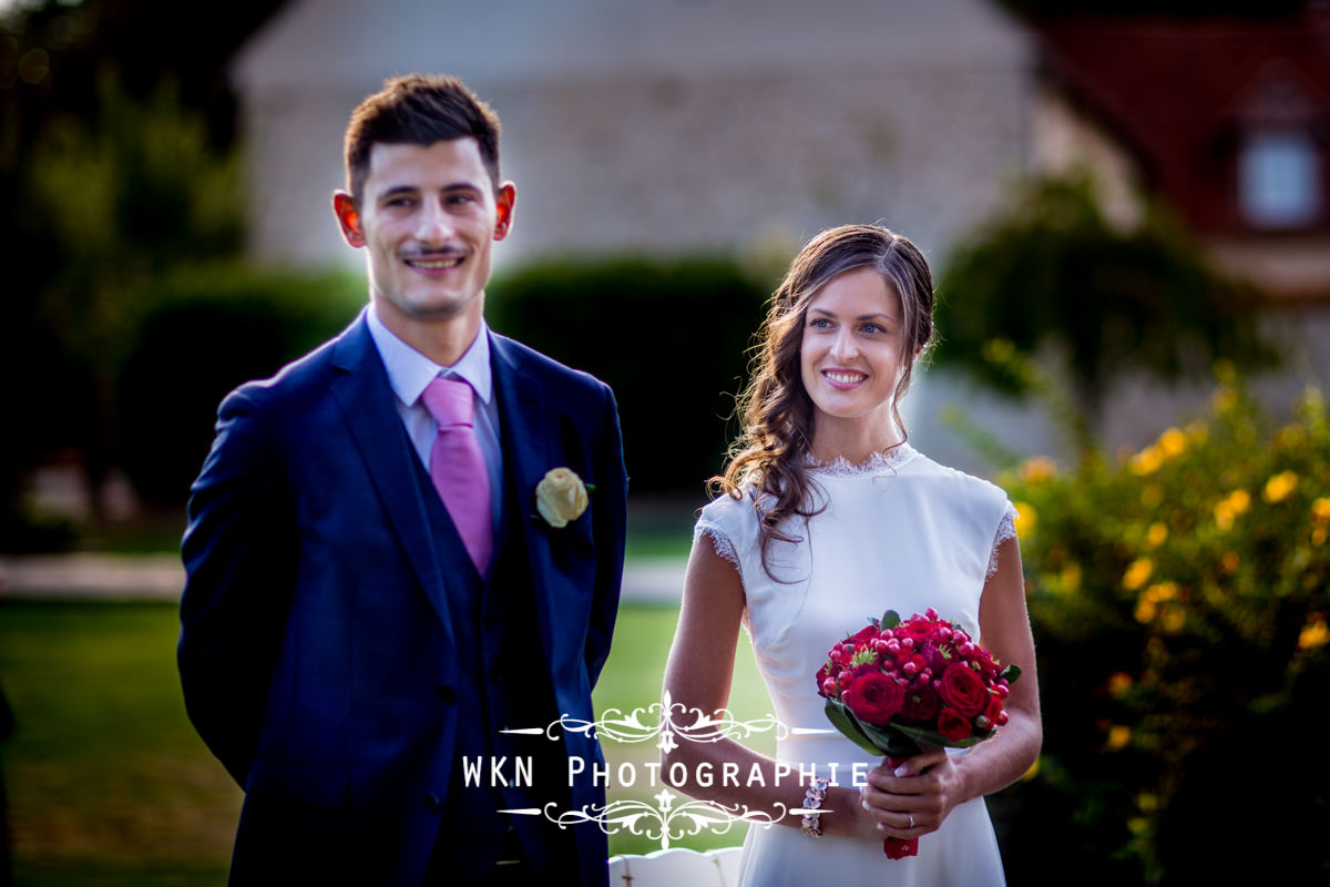 Photographe de mariage à Paris - cérémonie laique dans les jardins de la Vallee aux Pages