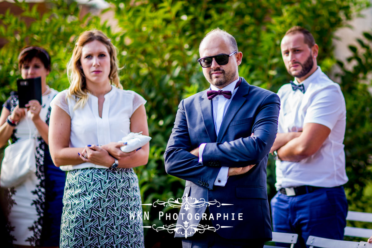 Photographe de mariage à Paris - cérémonie laique dans les jardins de la Vallee aux Pages