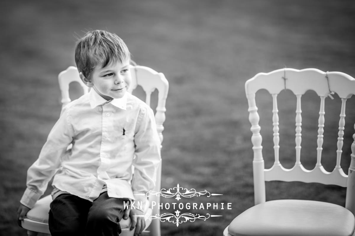 Photographe de mariage à Paris - cérémonie laique dans les jardins de la Vallee aux Pages