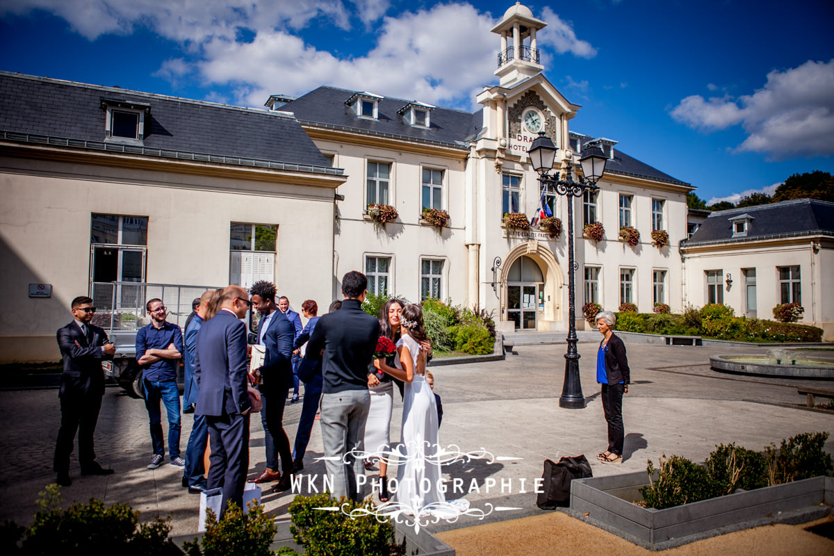 Photographe de mariage à Paris - cérémonie civile à la mairie de Drancy