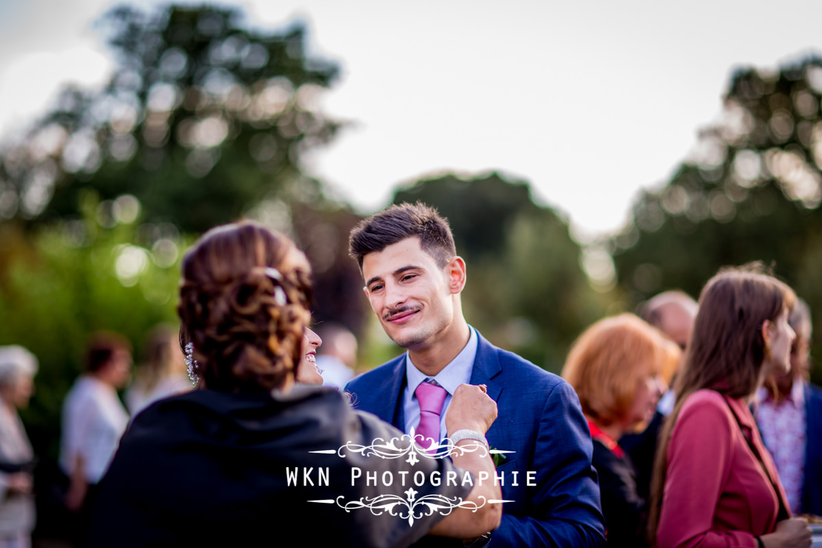 Photographe de mariage à Paris - cérémonie laique dans les jardins de la Vallee aux Pages