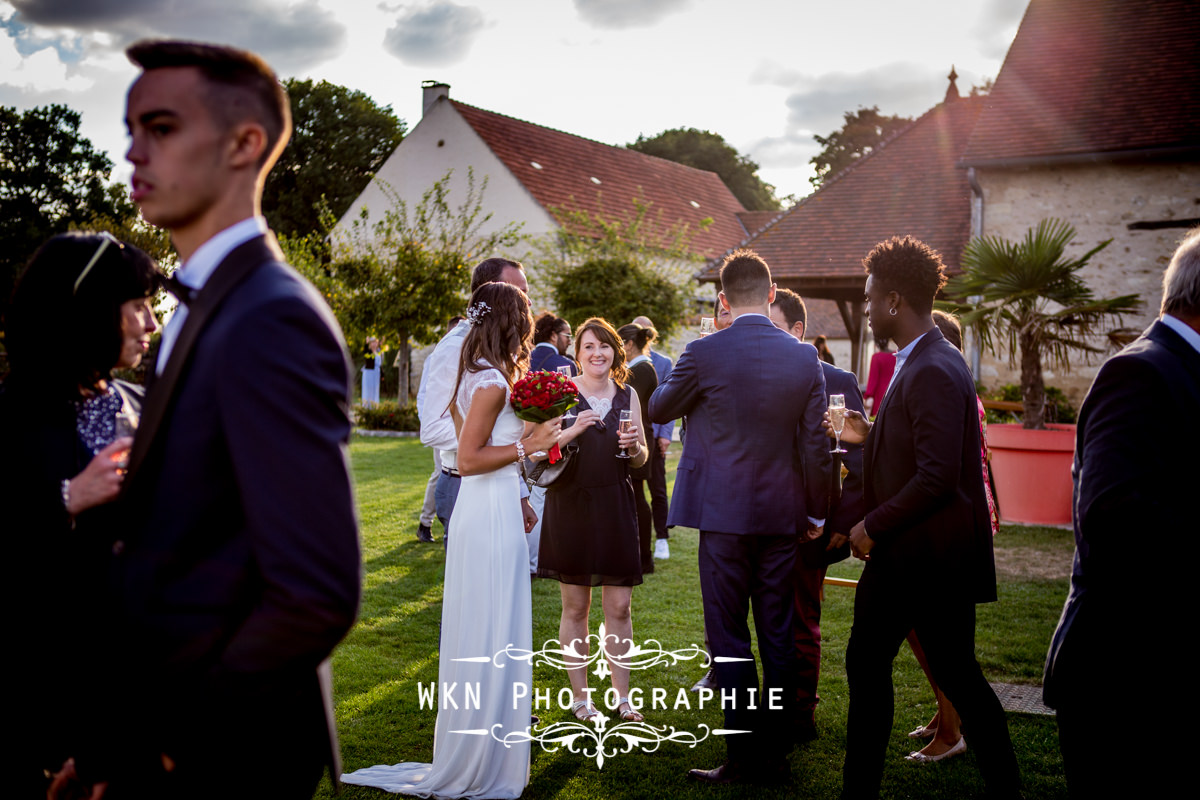 Photographe de mariage à Paris - cérémonie laique dans les jardins de la Vallee aux Pages