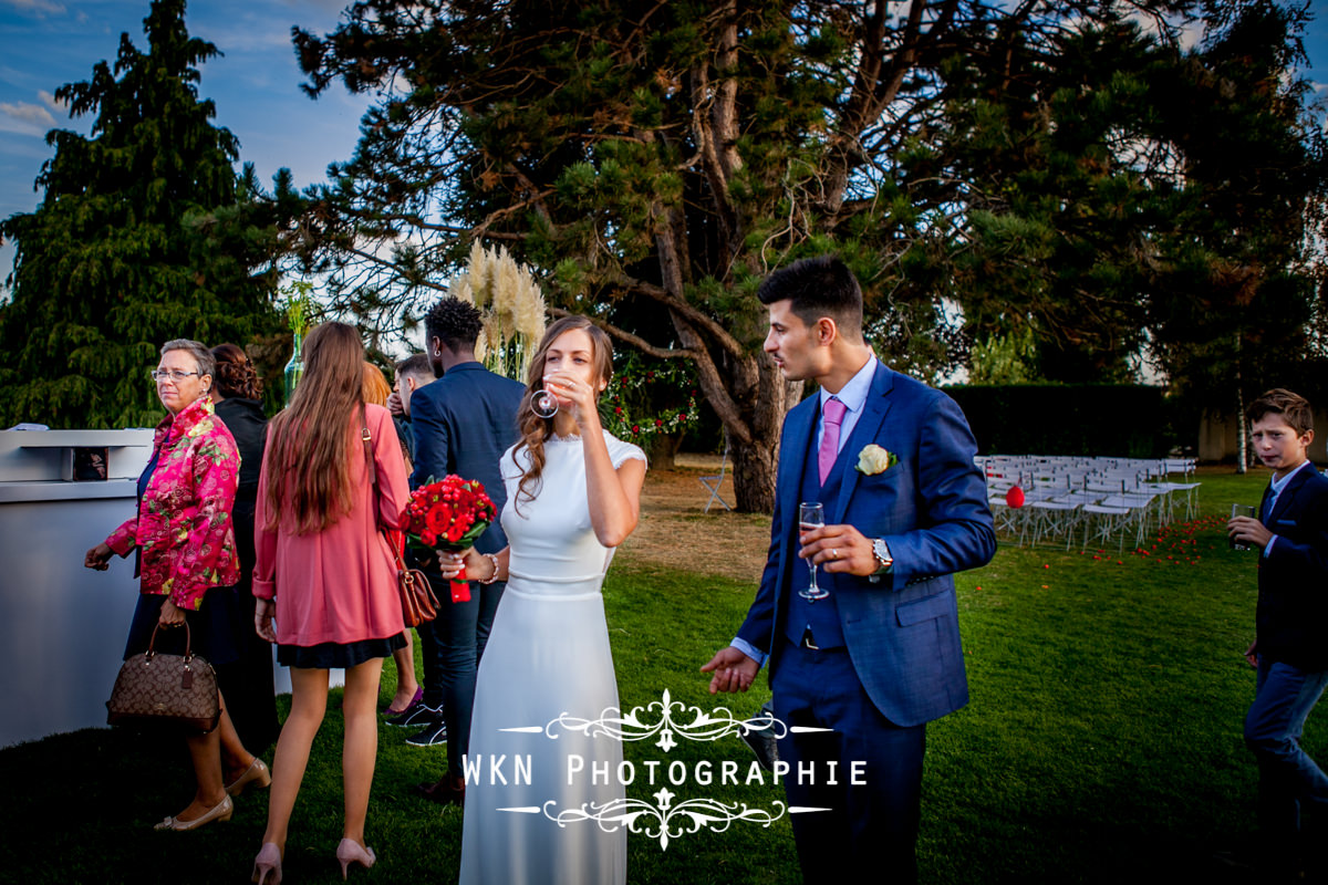 Photographe de mariage à Paris - cérémonie laique dans les jardins de la Vallee aux Pages