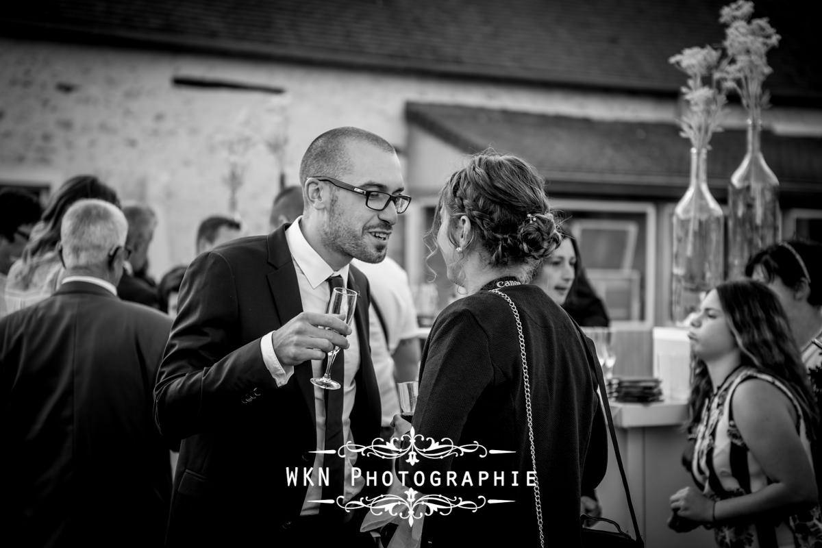 Photographe de mariage à Paris - cérémonie laique dans les jardins de la Vallee aux Pages