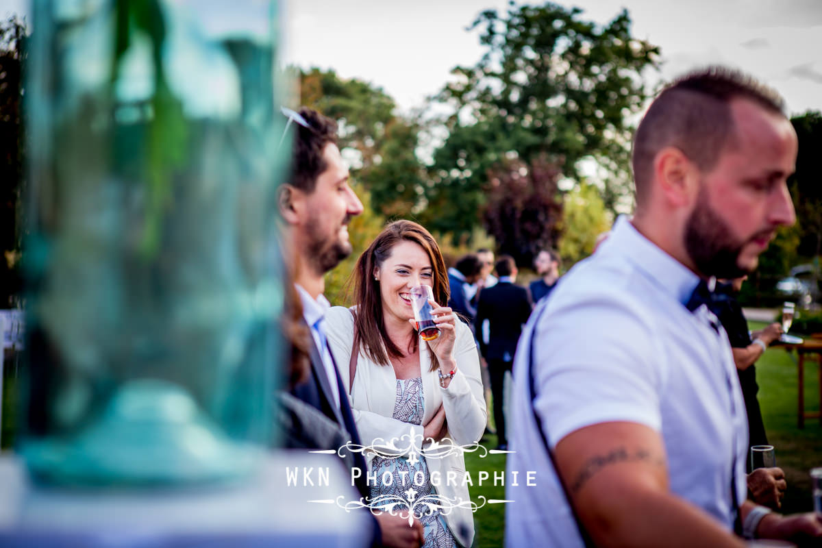 Photographe de mariage à Paris - cérémonie laique dans les jardins de la Vallee aux Pages