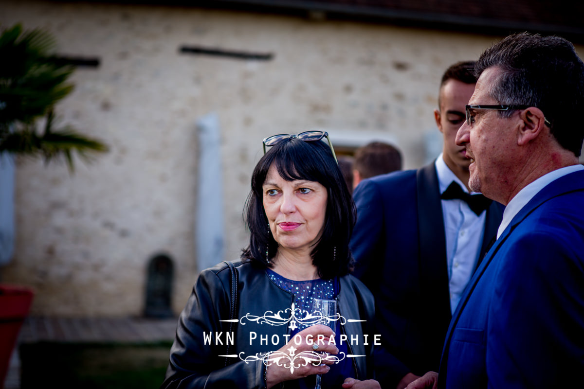 Photographe de mariage à Paris - cérémonie laique dans les jardins de la Vallee aux Pages