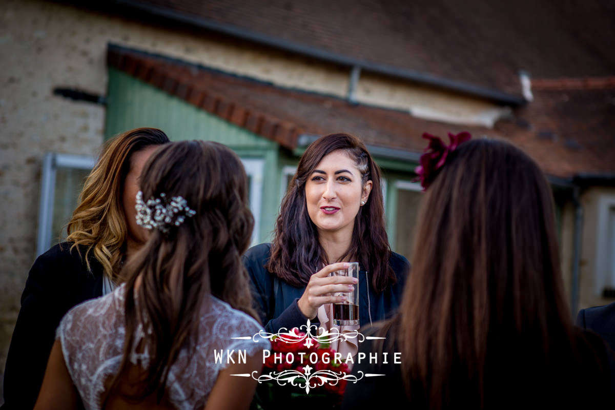 Photographe de mariage à Paris - cérémonie laique dans les jardins de la Vallee aux Pages