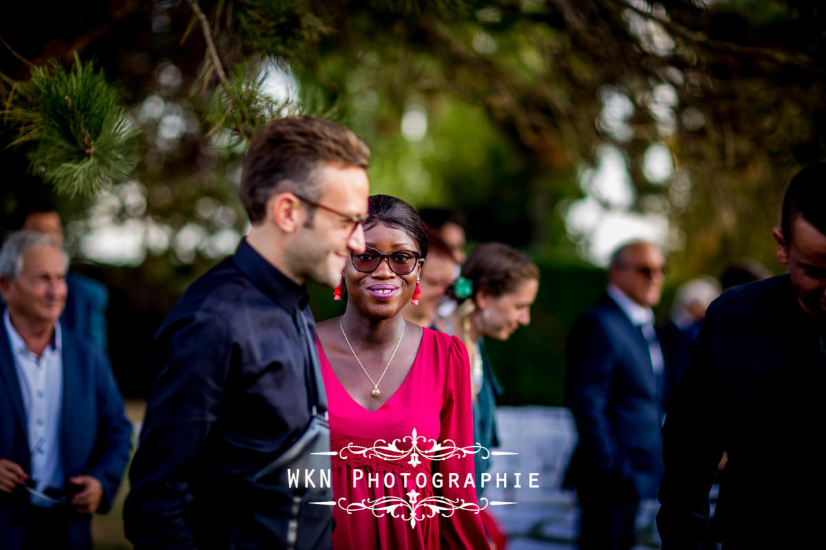 Photographe de mariage à Paris - cérémonie laique dans les jardins de la Vallee aux Pages