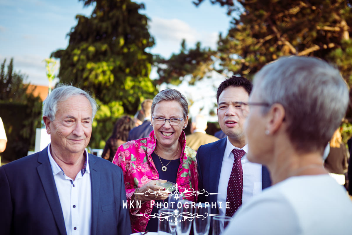 Photographe de mariage à Paris - cérémonie laique dans les jardins de la Vallee aux Pages