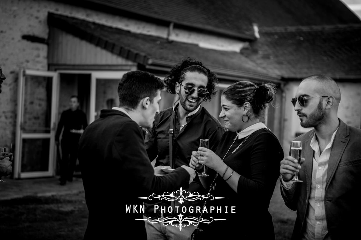 Photographe de mariage à Paris - cérémonie laique dans les jardins de la Vallee aux Pages