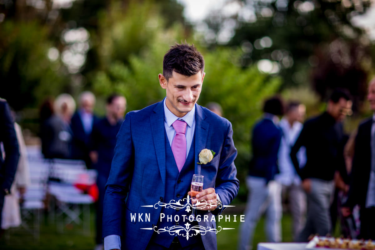 Photographe de mariage à Paris - cérémonie laique dans les jardins de la Vallee aux Pages