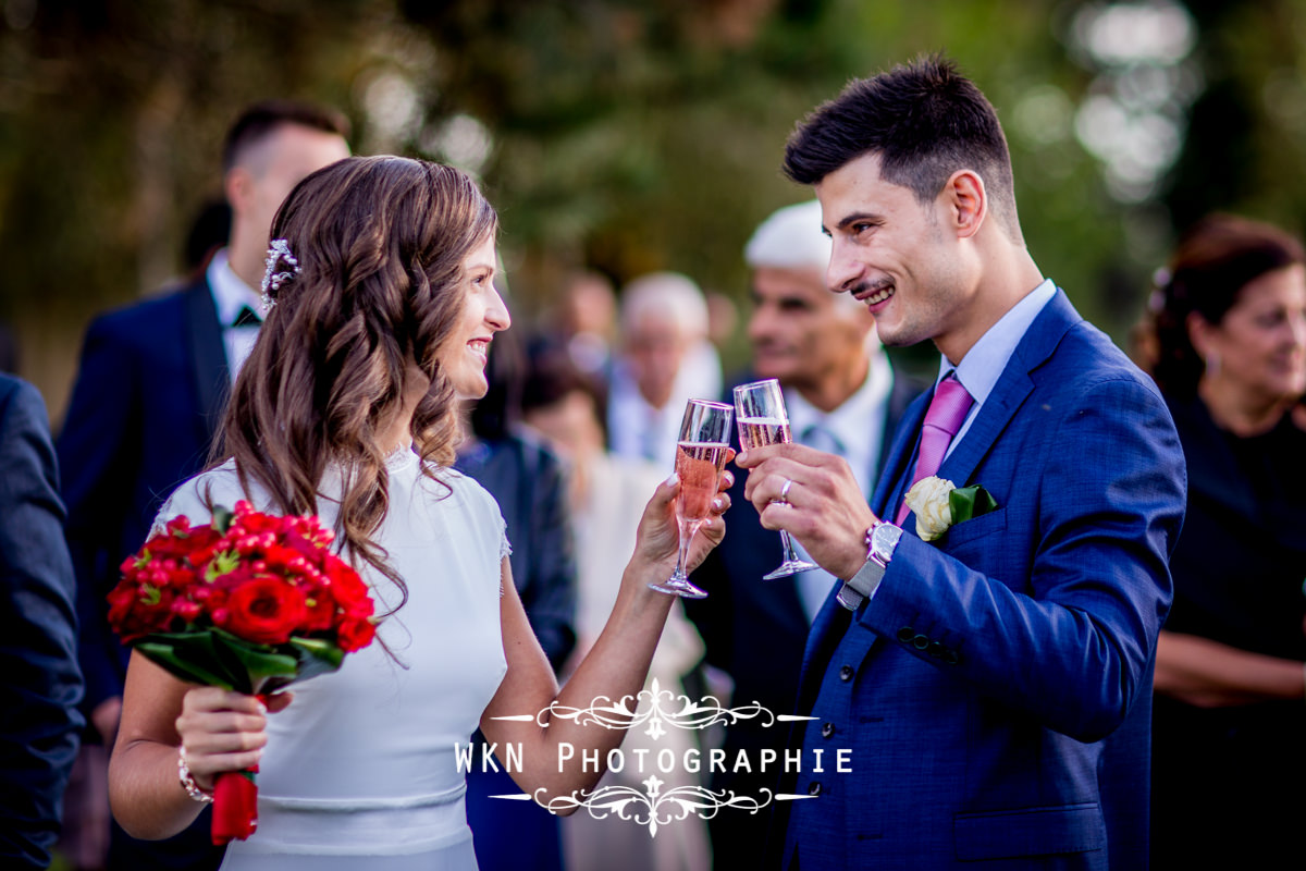 Photographe de mariage à Paris - cérémonie laique dans les jardins de la Vallee aux Pages