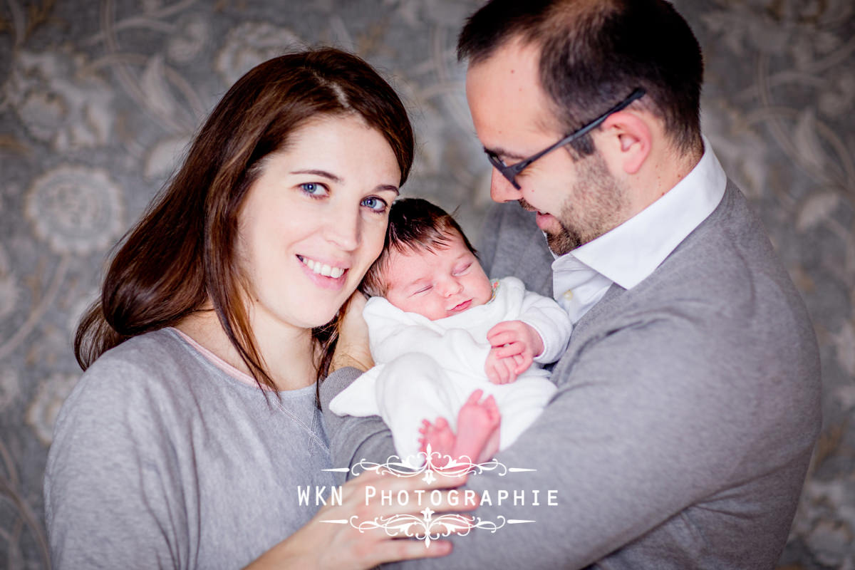 Photographe de nouveau-ne Paris - seance photo de naissance en studio a Paris