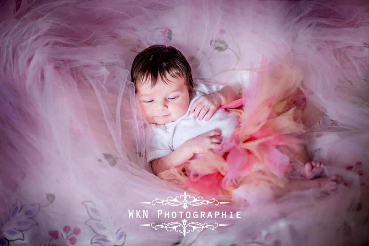 Photographe de nouveau-ne Paris - seance photo de naissance en studio a Paris